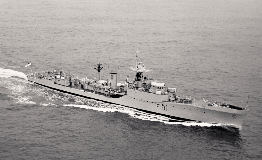 HMS Murray F91 | Photo Print | Framed Print | Blackwood Class | Frigate | Royal Navy Hampshire Prints