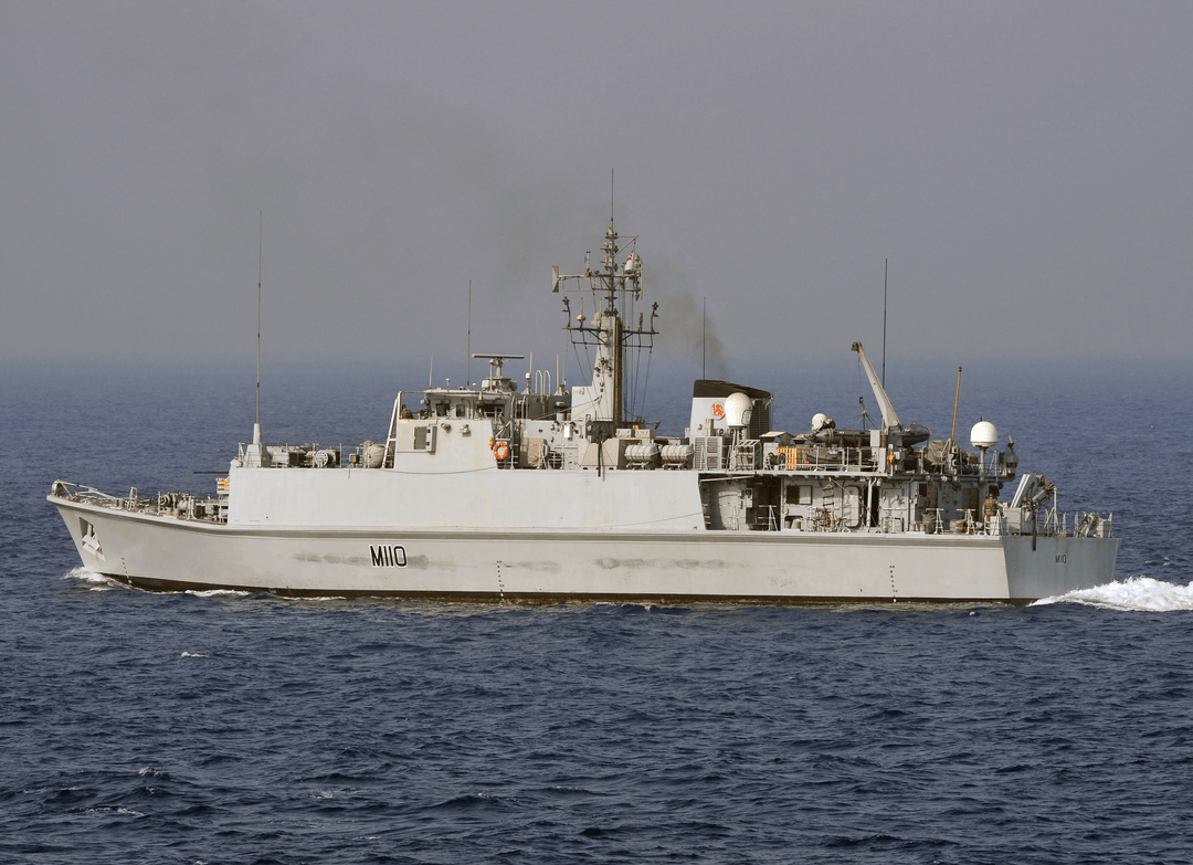 HMS Ramsey M110 | Photo Print | Framed Print | Sandown Class | Minehunter | Royal Navy Hampshire Prints