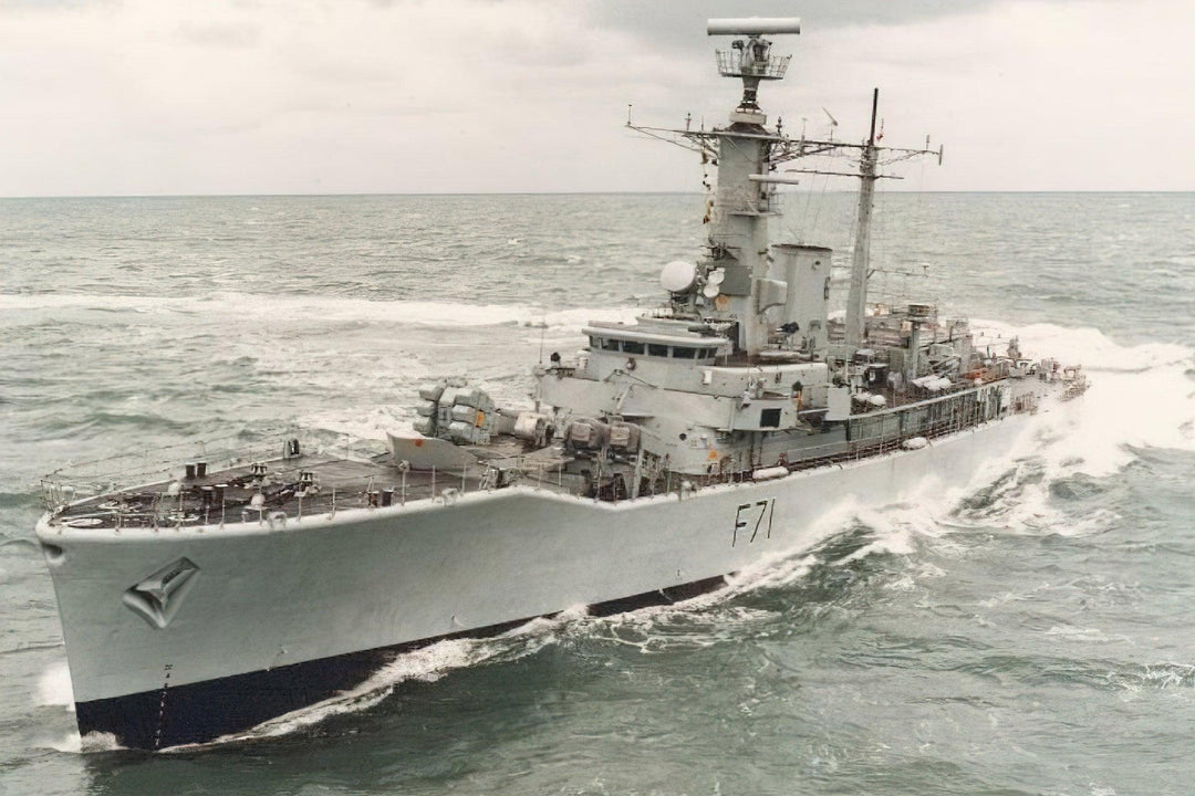 HMS Scylla F71 | Photo Print | Framed Print | Leander Class | Frigate | Royal Navy Hampshire Prints