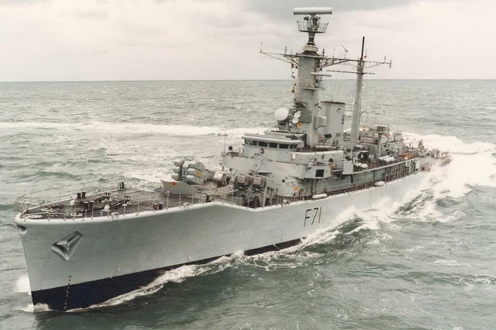 HMS Scylla F71 | Photo Print | Framed Print | Leander Class | Frigate | Royal Navy Hampshire Prints
