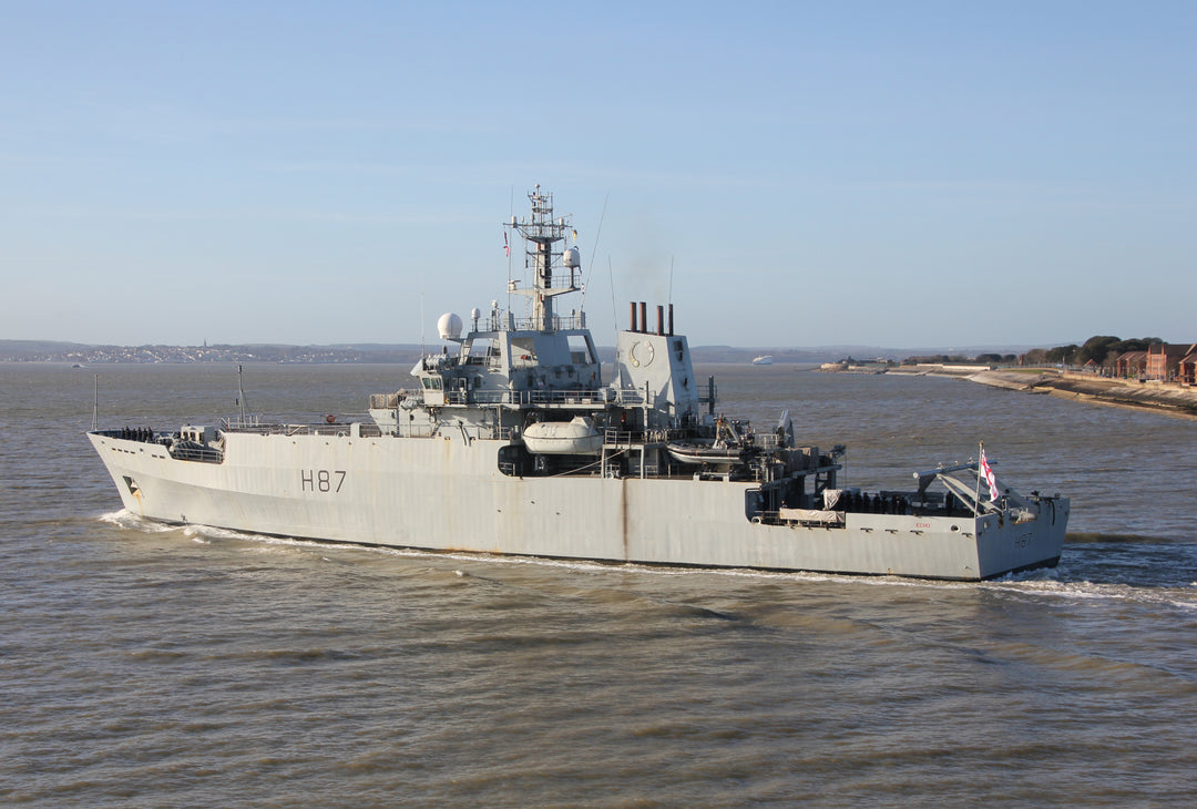 HMS Echo H87 Royal Navy Echo class survey vessel Photo Print or Framed Print - Hampshire Prints