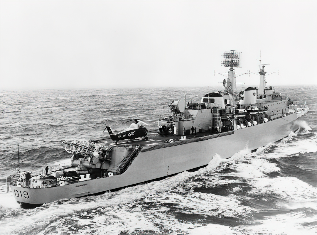 HMS Glamorgan D19 | Photo Print | Framed Print | County Class | Destroyer | Royal Navy Hampshire Prints