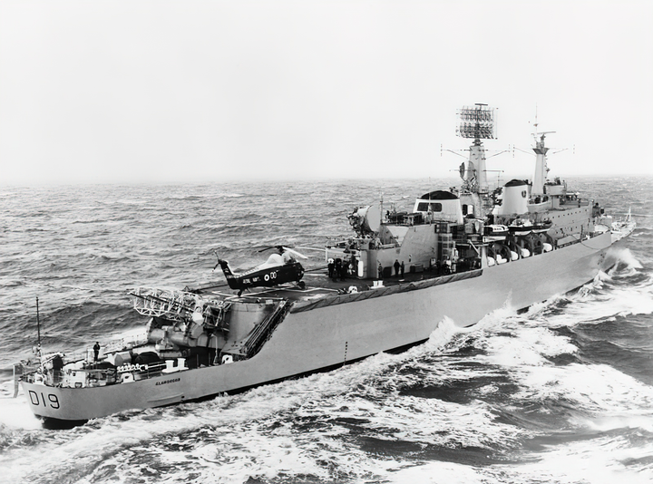 HMS Glamorgan D19 | Photo Print | Framed Print | County Class | Destroyer | Royal Navy Hampshire Prints