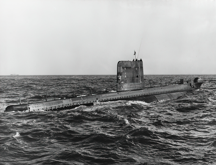 HMS Oracle S16 Submarine | Photo Print | Framed Print | Oberon Class | Royal Navy Hampshire Prints
