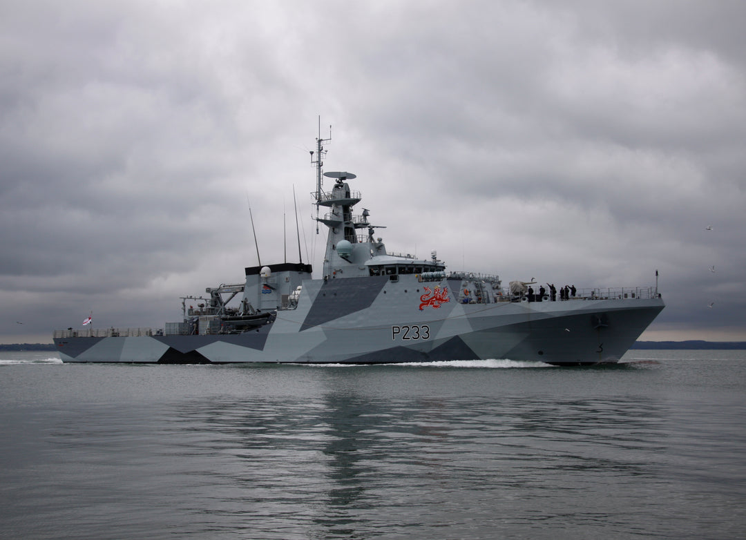 HMS Tamar P233 Royal Navy River class patrol vessel Photo Print or Framed Print - Hampshire Prints