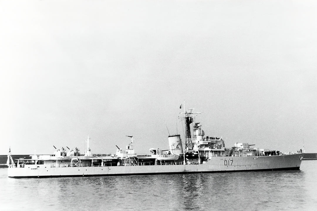 HMS Alamein D17 | Photo Print | Framed Print | Battle Class | Destroyer | Royal Navy Hampshire Prints