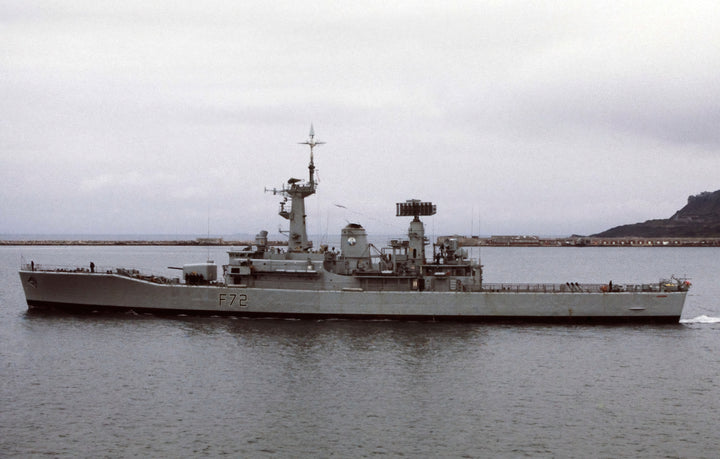 HMS Ariadne F72 | Photo Print | Framed Print | Leander Class | Frigate | Royal Navy Hampshire Prints