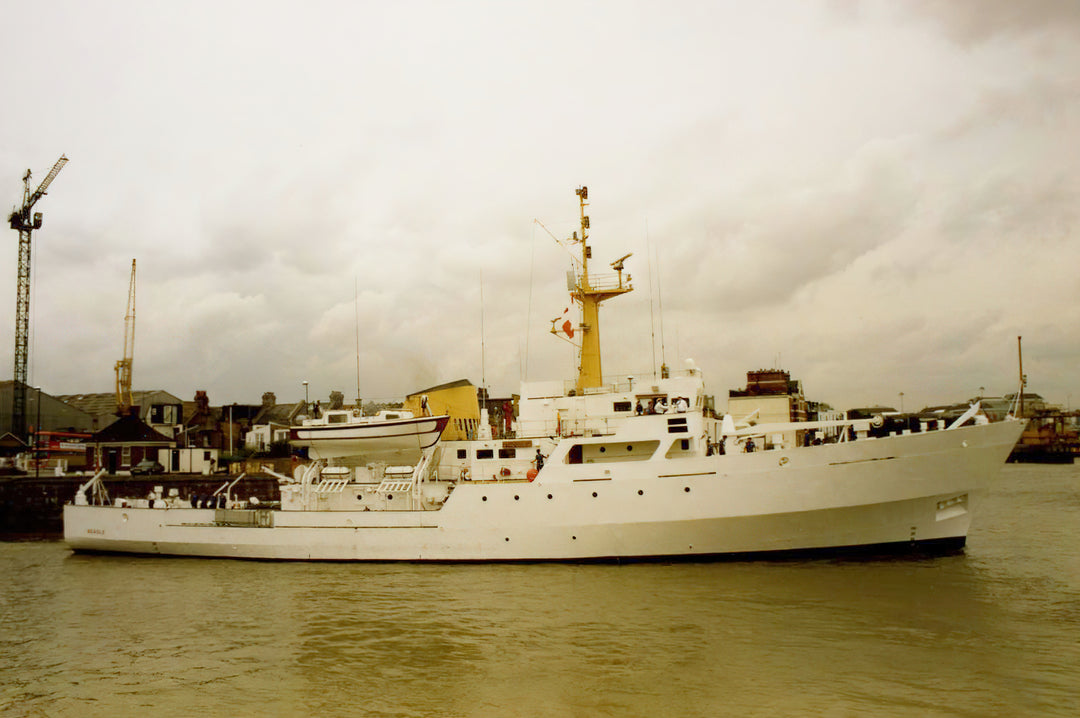 HMS Beagle A319 | Photo Print | Framed Print | Bulldog Class | Survey Vessel | Royal Navy Hampshire Prints