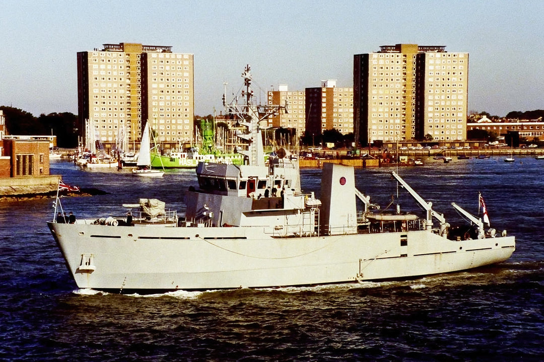 HMS Blackwater M2008 | Photo Print | Framed Print | River Class | Minesweeper | Royal Navy Hampshire Prints