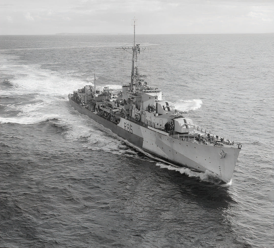 HMS Cambrian R85 | Photo Print | Framed Print | Poster | C Class | Destroyer | Royal Navy Hampshire Prints