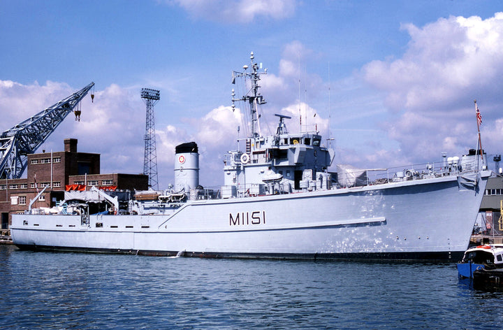 HMS Iveston M1151 Royal Navy Ton Class Minesweeper Photo Print or Framed Print - Hampshire Prints