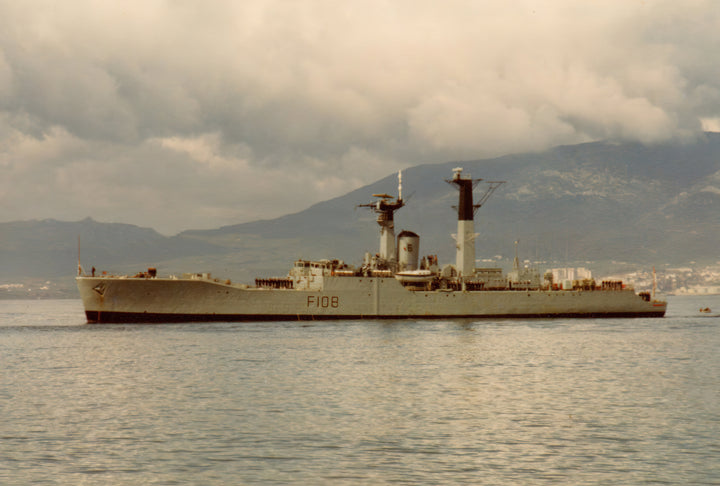 HMS Londonderry F108 Royal Navy Rothesay class frigate Photo Print or Framed Print - Hampshire Prints