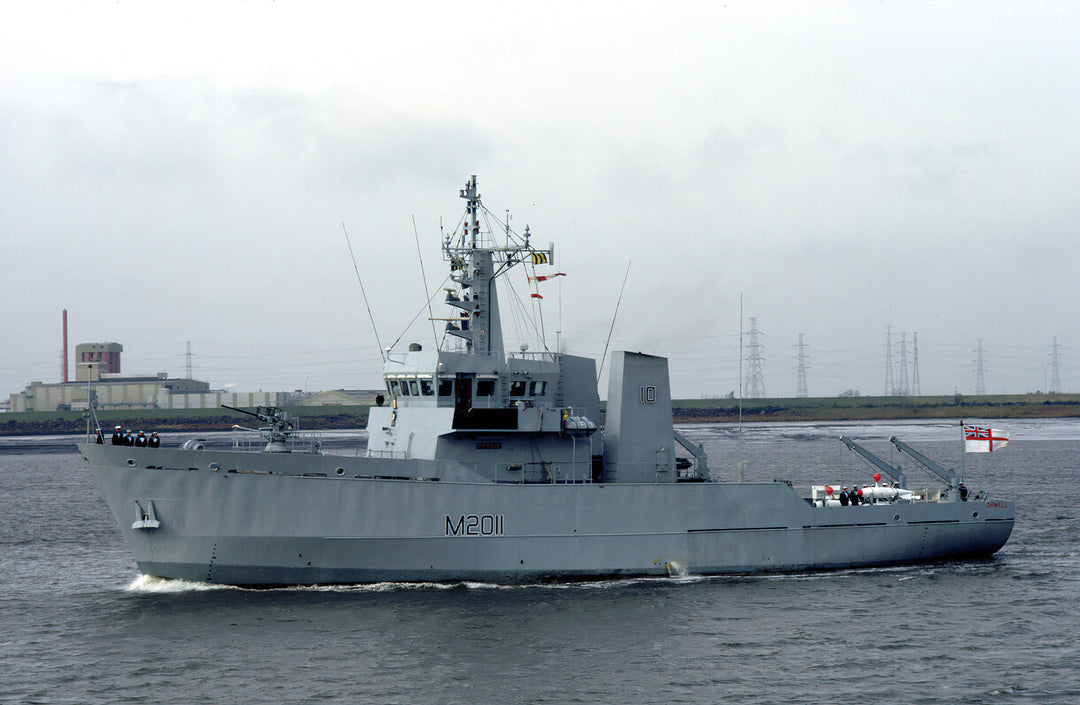 HMS Orwell M2011 | Photo Print | Framed Print | River Class | Minesweeper | Royal Navy Hampshire Prints
