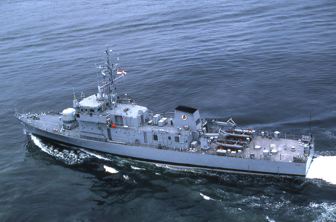 HMS Plover P240 | Photo Print | Framed Print | Peacock Class | Patrol Vessel | Royal Navy Hampshire Prints