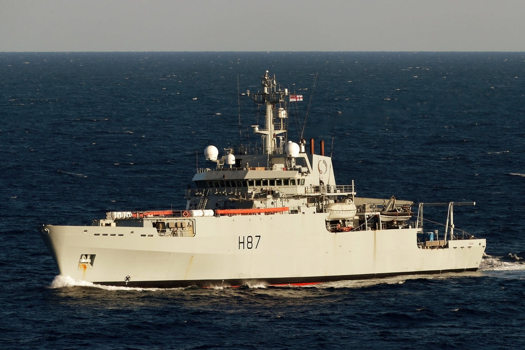 HMS Echo H87 | Photo Print | Framed Print | Echo Class | Survey Vessel | Royal Navy Hampshire Prints