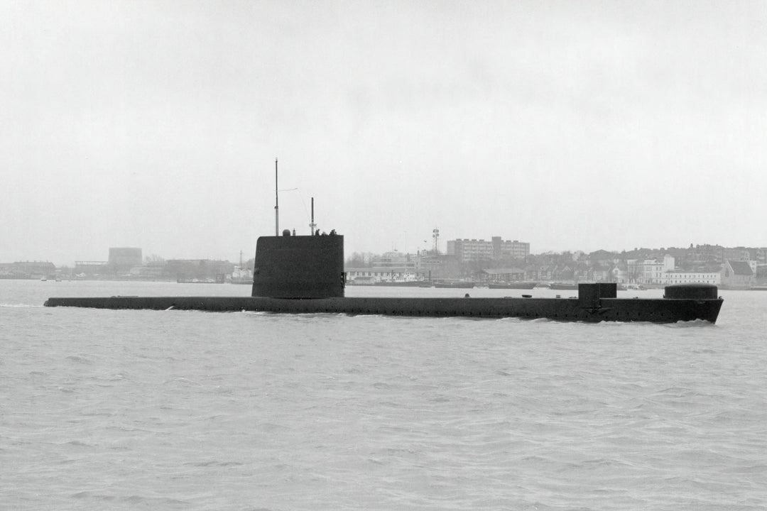 HMS Walrus S08 Royal Navy Porpoise class Submarine Photo Print or Framed Print - Hampshire Prints