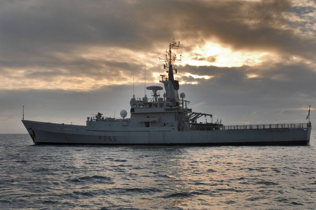 HMS Dumbarton Castle P265 | Photo Print | Framed Print | Castle Class | Patrol Vessel | Royal Navy Hampshire Prints