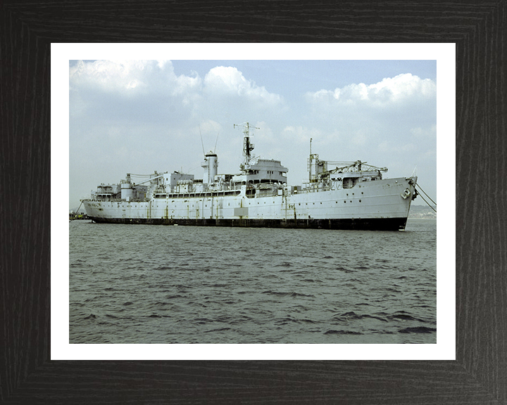 HMS Berry Head A191 | Photo Print | Framed Print | Poster | Repair Ship | Royal Navy Hampshire Prints