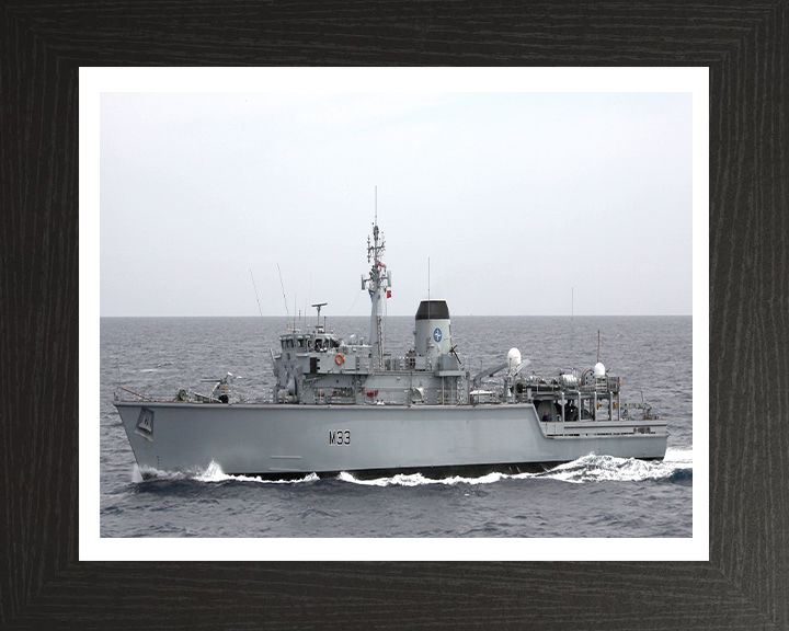 HMS Brocklesby M33 | Photo Print | Framed Print | Hunt Class | Mine Warfare Vessel | Royal Navy Hampshire Prints