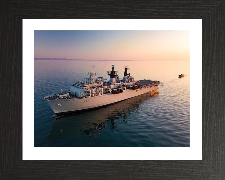 HMS Albion L14 | Photo Print | Framed Print | Albion Class | Amphibious ship | Royal Navy Hampshire Prints