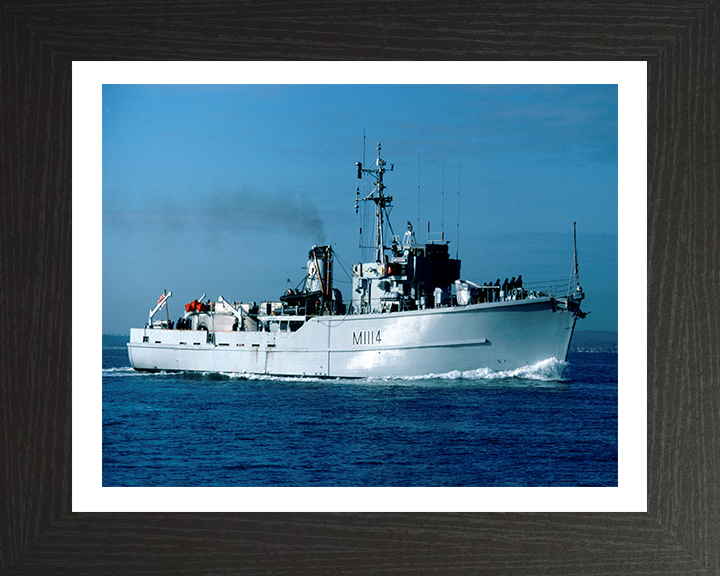HMS Brinton M1114 | Photo Print | Framed Print | Ton Class | Minesweeper | Royal Navy Hampshire Prints