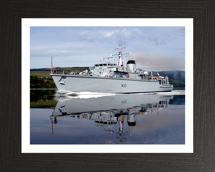 HMS Brocklesby M33 | Photo Print | Framed Print | Hunt Class | Mine Warfare Vessel | Royal Navy Hampshire Prints