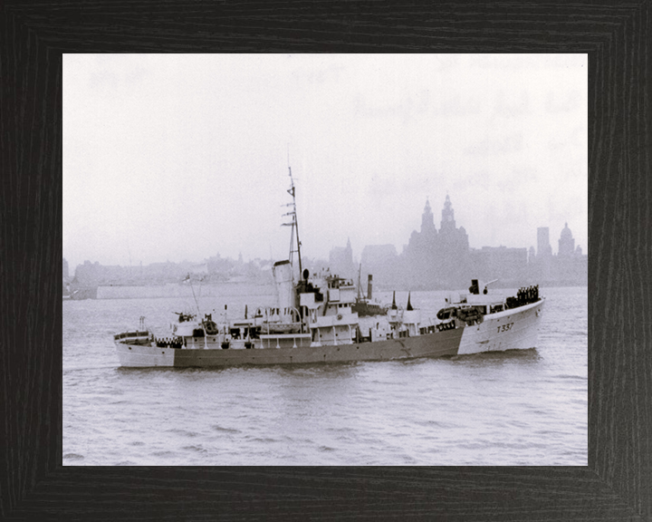 HMS Coldstreamer (T337) Photo Print - Starboard View - Royal Navy Military Class Trawler Hampshire Prints 10 x 8 Black Frame No
