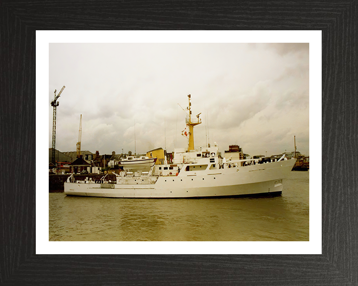 HMS Beagle A319 | Photo Print | Framed Print | Bulldog Class | Survey Vessel | Royal Navy Hampshire Prints