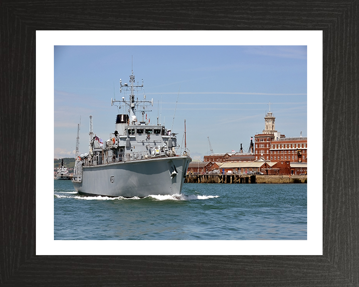 HMS Chiddingfold M37 | Photo Print | Framed Print | Hunt Class | Minehunter | Royal Navy Hampshire Prints