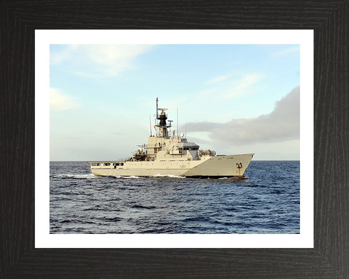 HMS Clyde P257 | Photo Print | Framed Print | River Class | Patrol Vessel | Royal Navy Hampshire Prints