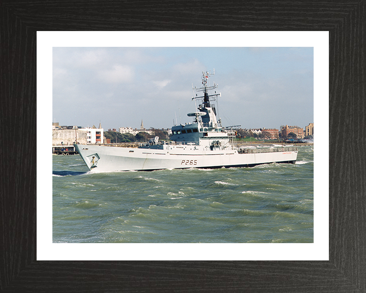 HMS Dumbarton Castle P265 | Photo Print | Framed Print | Castle Class | Patrol Vessel | Royal Navy Hampshire Prints