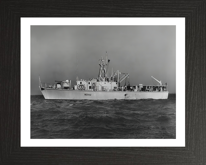 HMS Aveley M2002 | Photo Print | Framed Print | Ley Class | Minesweeper | Royal Navy Hampshire Prints