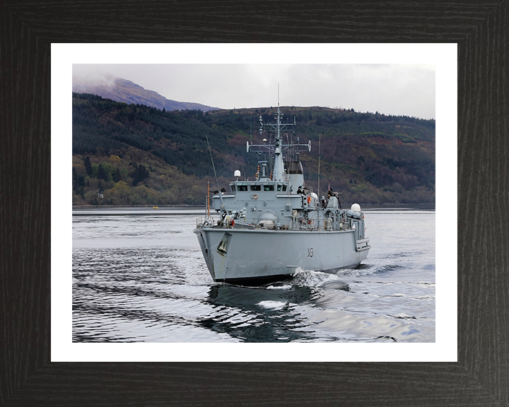 HMS Cattistock M31 | Photo Print | Framed Print | Hunt Class | Minehunter | Royal Navy Hampshire Prints