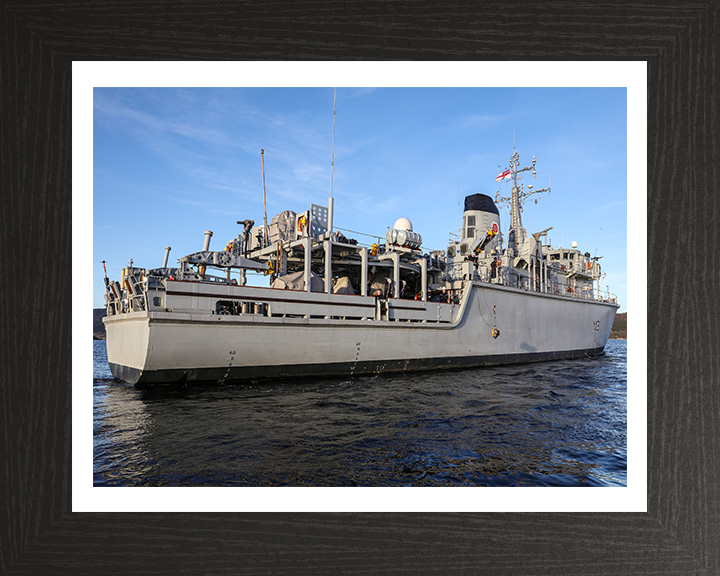 HMS Cattistock M31 | Photo Print | Framed Print | Hunt Class | Minehunter | Royal Navy Hampshire Prints