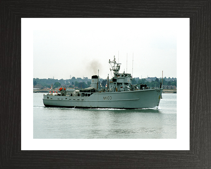 HMS Alfriston M1103 Royal Navy Ton Class Minesweeper Photo Print or Framed Print - Hampshire Prints