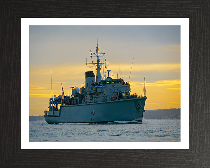 HMS Cattistock M31 | Photo Print | Framed Print | Hunt Class | Minehunter | Royal Navy Hampshire Prints