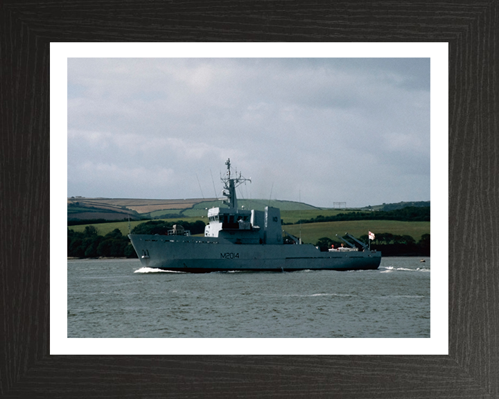 HMS Arun M2014 Royal Navy River class minesweeper Photo Print or Framed Print - Hampshire Prints