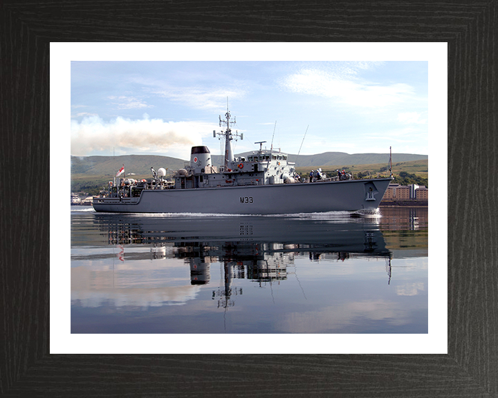 HMS Brocklesby M33 | Photo Print | Framed Print | Hunt Class | Mine Warfare Vessel | Royal Navy Hampshire Prints