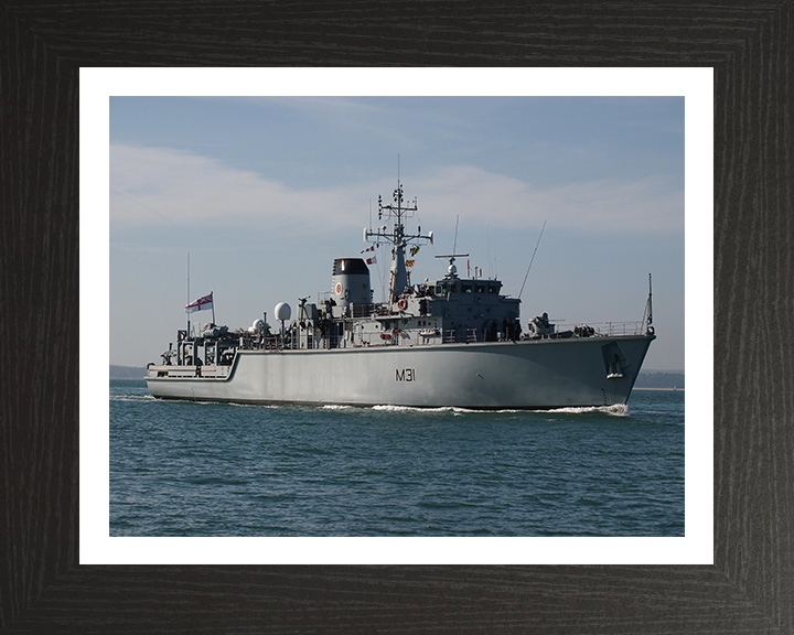 HMS Cattistock M31 Royal Navy Hunt class mine hunter Photo Print or Framed Print - Hampshire Prints