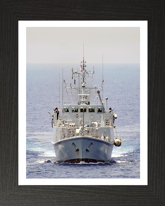 HMS Bangor M109 Royal Navy Sandown class minehunter Photo Print or Framed Print - Hampshire Prints