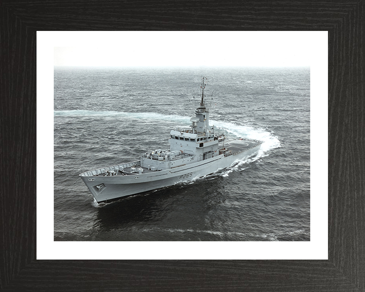 HMS Dumbarton Castle P265 Royal Navy Castle class patrol vessel Photo Print or Framed Print - Hampshire Prints