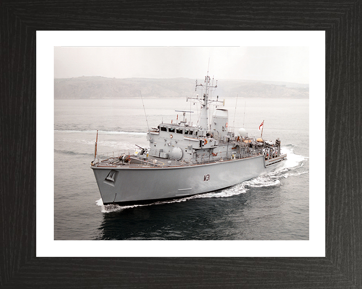 HMS Cattistock M31 | Photo Print | Framed Print | Hunt Class | Minehunter | Royal Navy Hampshire Prints