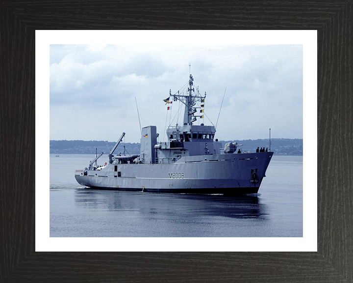 HMS Blackwater M2008 | Photo Print | Framed Print | River Class | Minesweeper | Royal Navy Hampshire Prints