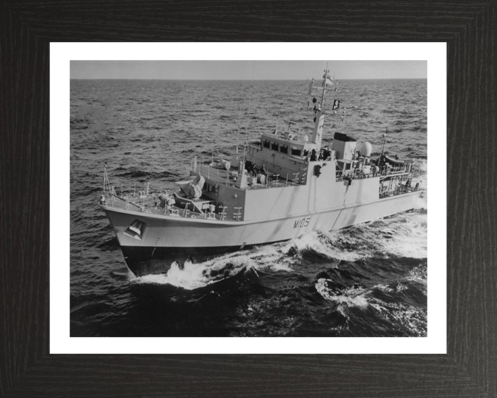 HMS Bridport M105 | Photo Print | Framed Print | Sandwon Class | Minehunter | Royal Navy Hampshire Prints