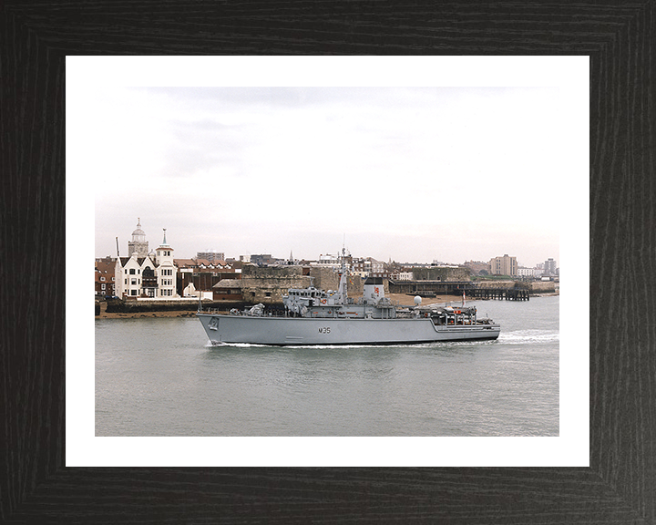 HMS Dulverton M35 | Photo Print | Framed Print | Hunt Class | Mine Warfare Vessel | Royal Navy Hampshire Prints