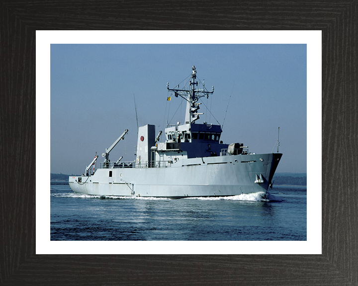 HMS Arun M2014 Royal Navy River class minesweeper Photo Print or Framed Print - Hampshire Prints