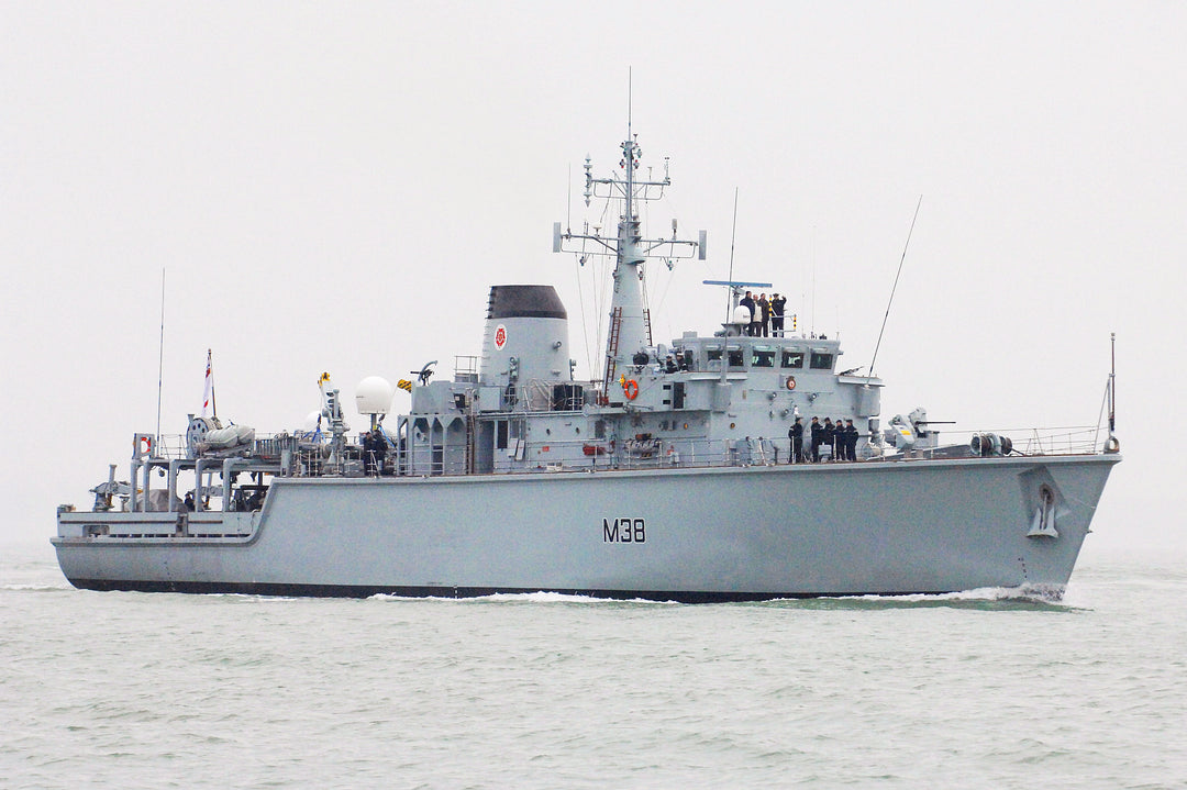 HMS Atherstone M38 | Photo Print | Framed Print | Hunt Class | Mine Warfare Vessel | Royal Navy Hampshire Prints