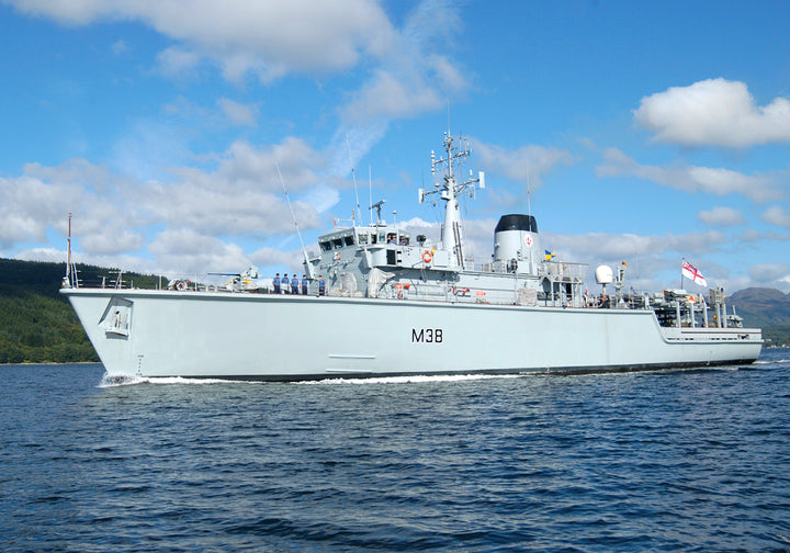 HMS Atherstone M38 Royal Navy Hunt class mine countermeasures vessel Photo Print or Framed Print - Hampshire Prints