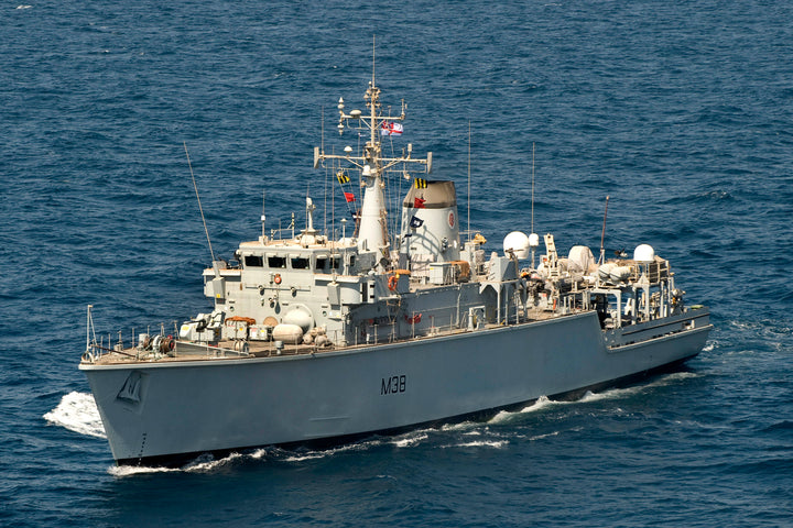 HMS Atherstone M38 Royal Navy Hunt class mine countermeasures vessel Photo Print or Framed Print - Hampshire Prints