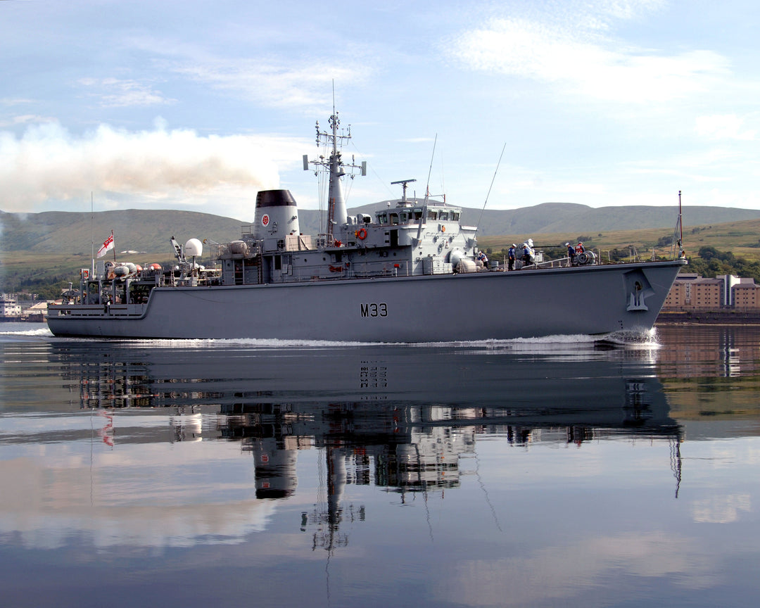 HMS Brocklesby M33 Royal Navy Hunt class Mine Counter Measures Vessel Photo Print or Framed Print - Hampshire Prints